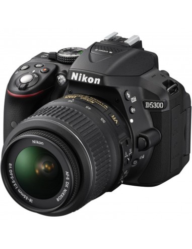 Reflex Nikon D5300 + Objectif AF-S DX Nikkor 18-55mm f/3.5-5.6G VR