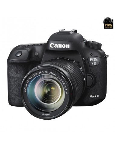 Reflex EOS 7D Mark II + Objectif Canon EF-S 18-135mm f/3.5-5.6 IS STM